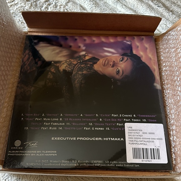 TINK PiLLOW TaLK Limited to 300 copies UO Exclusive - Picture 3 of 6